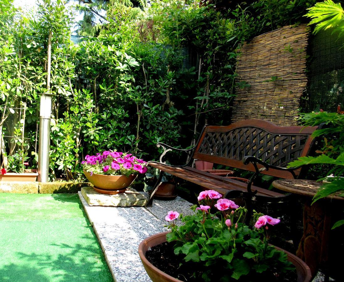 Garden Sweet House Desenzano Apartment Desenzano del Garda Luaran gambar